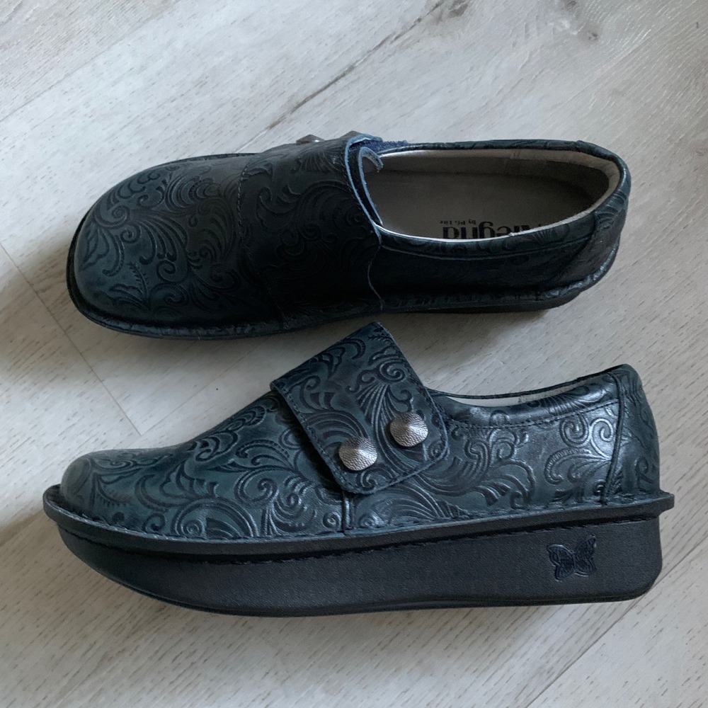 Alegria Paloma Embossed Floral Leather Mary‎ Jane Clogs Slip Resistant Shoes
